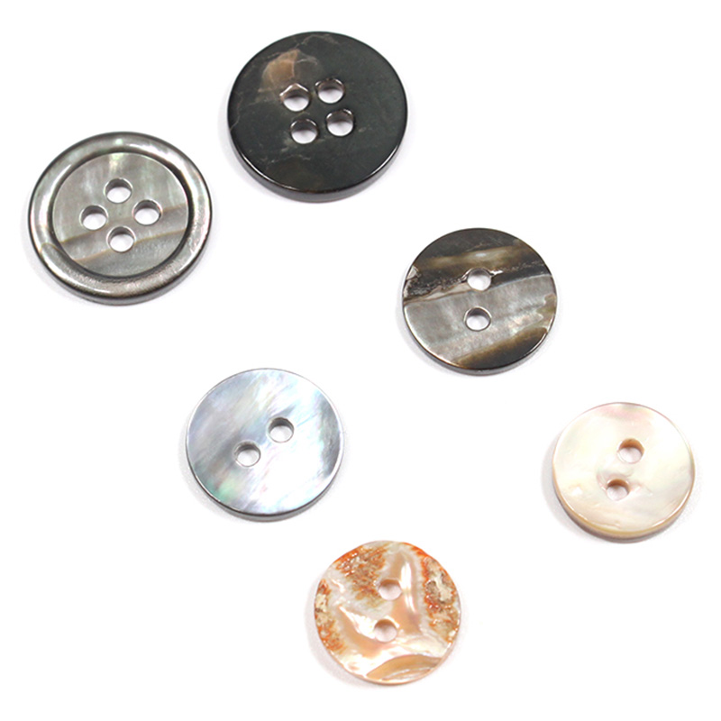 Pearl shell button