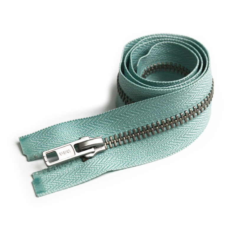 Metal zipper