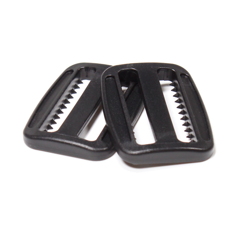 Adjustable buckle
